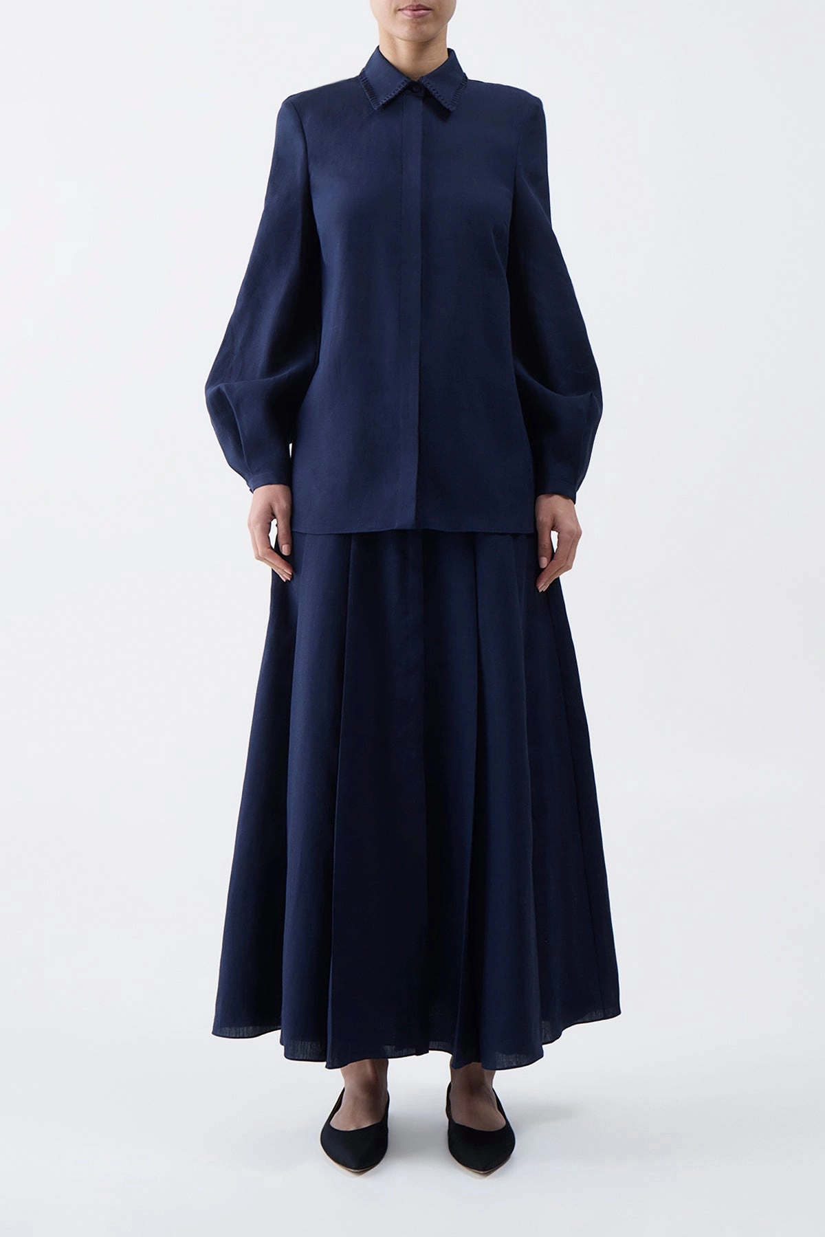 Dugald Pleated Midi Skirt in Navy Aloe Linen