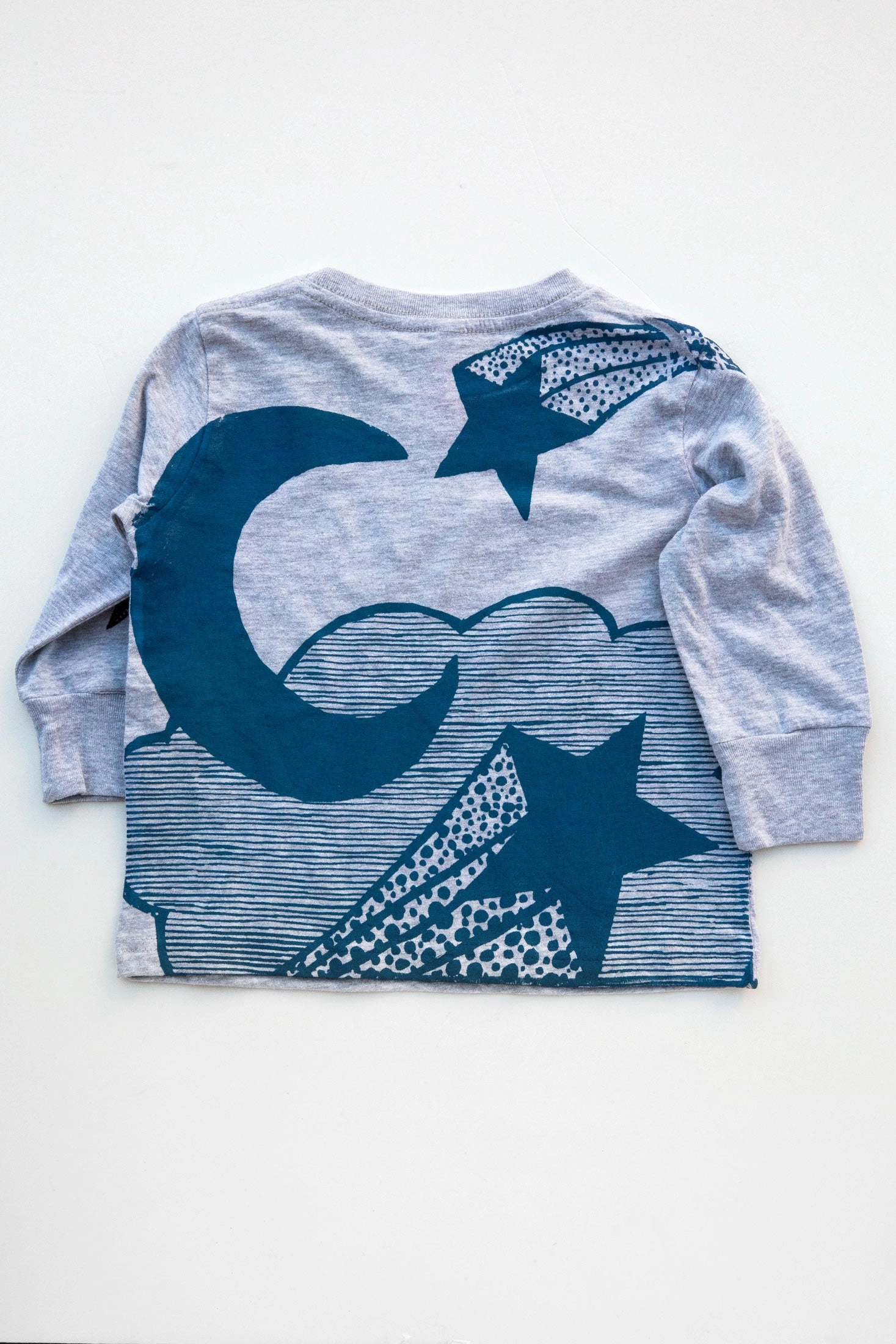 lucky fish heather grey nite skies l/s tee