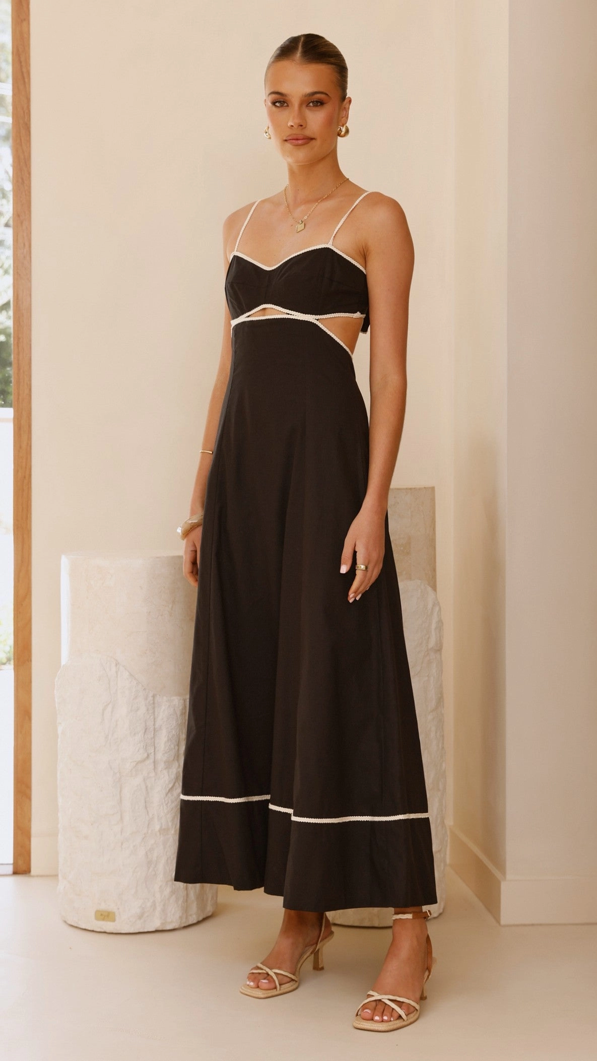 Nereda Maxi Dress - Black