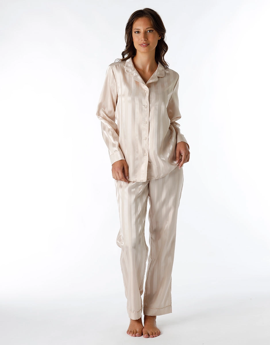 Pyjama long ouvert en satin amande pour femme
