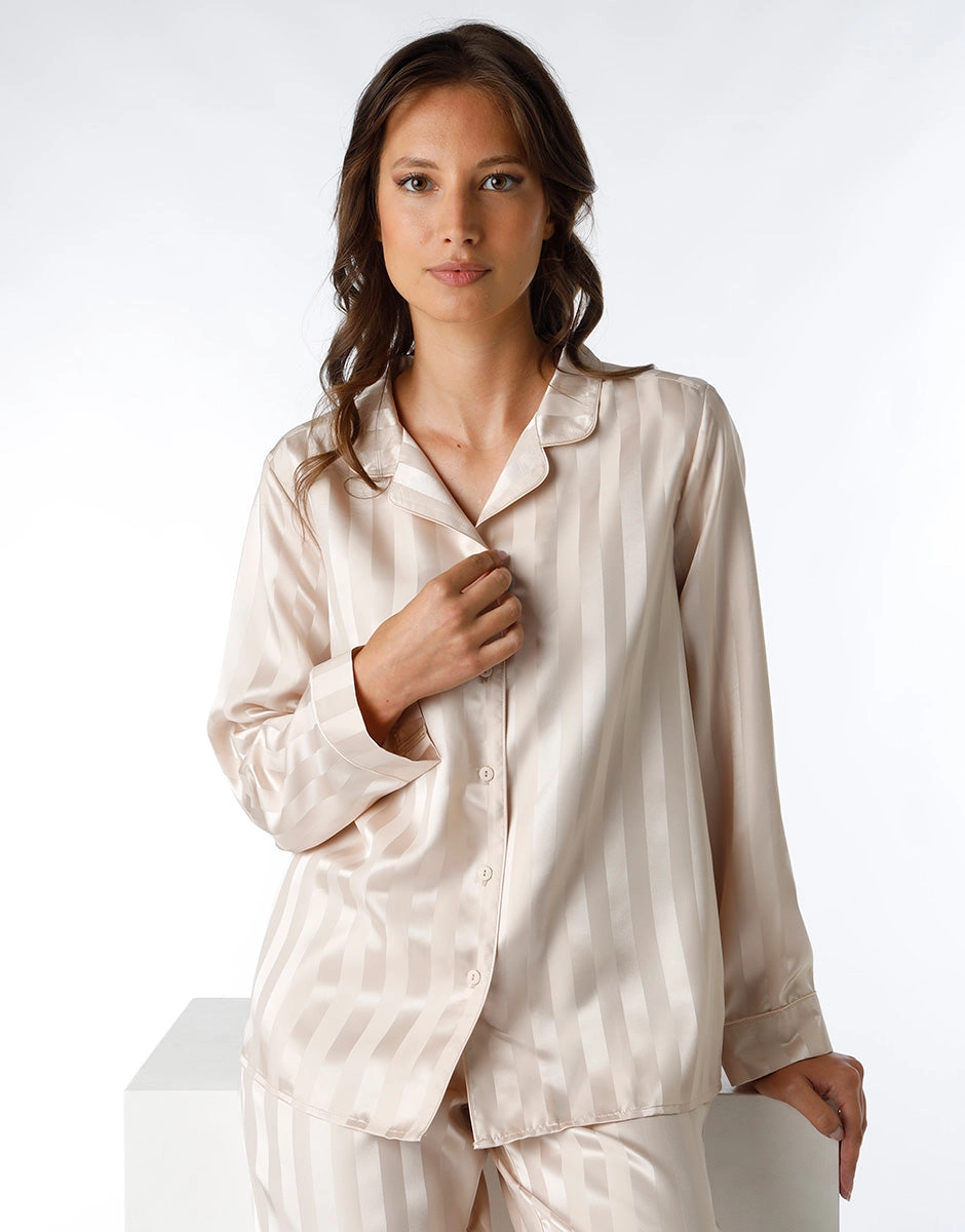 Pyjama long ouvert en satin amande pour femme