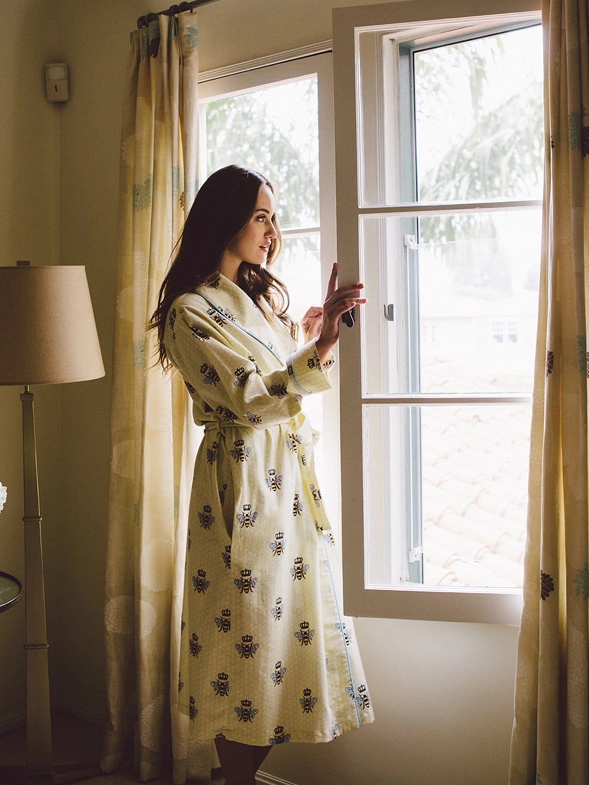 Queen Bee Shawl Collar Flannel Robe - Honey