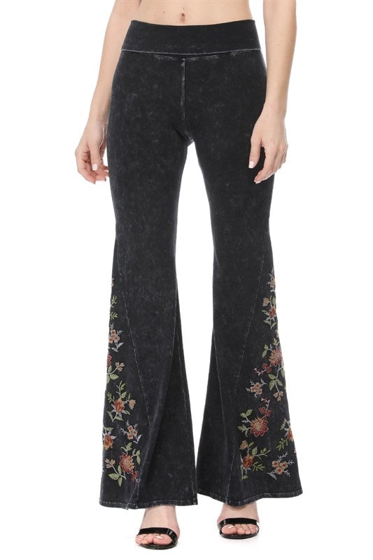 T-Party Mineral Washed Rust Flower Embroidery Yoga Pant CJ75316